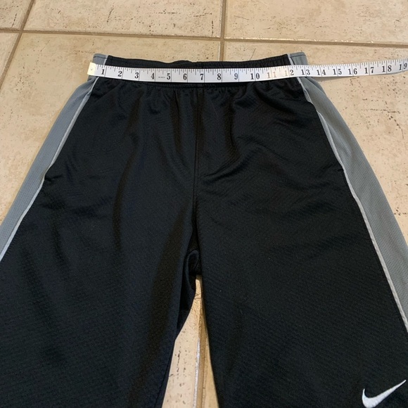 Nike Dri-FIT Black Athletic Shorts - Youth Boys Size Large - Picture 6 of 6